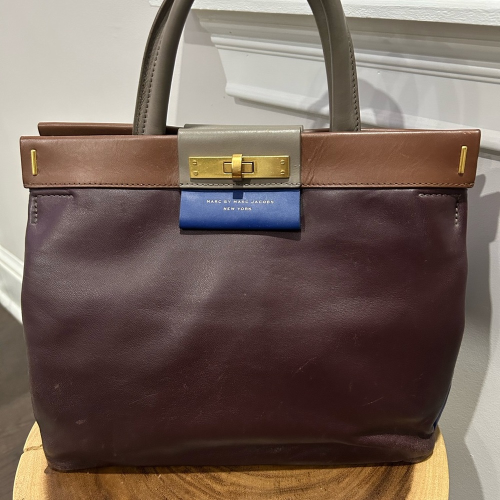 Rare Marc by Marc Jacobs leather handbag! Beautiful color way!